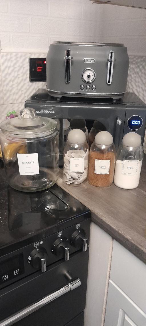  — large glass biscuit tea super and coffee jars