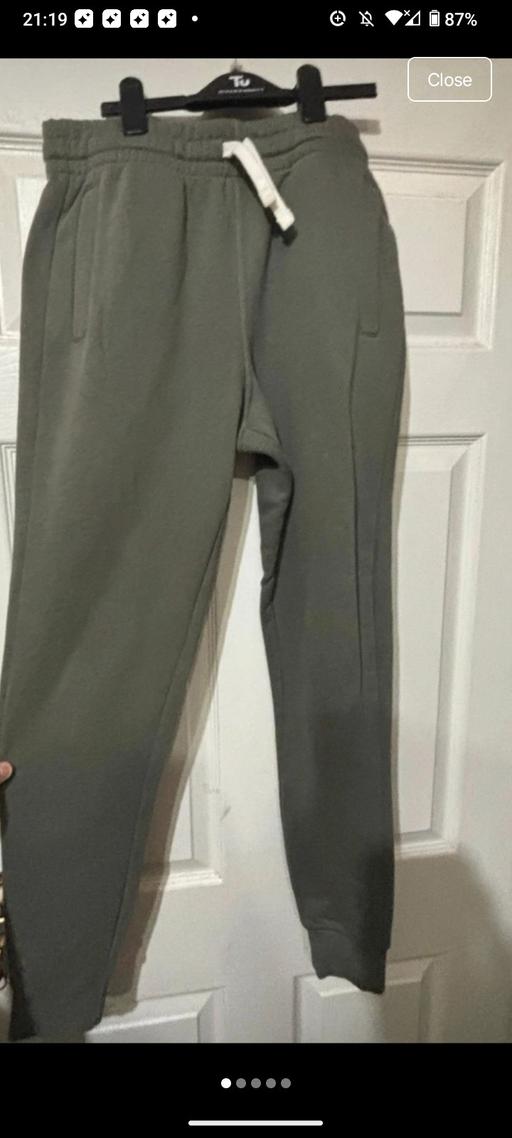  — mens joggers size medium New