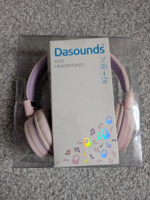  — M.
NEW kids headphones wired. 3.5mm jack