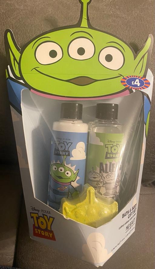  — Toy Story gift set