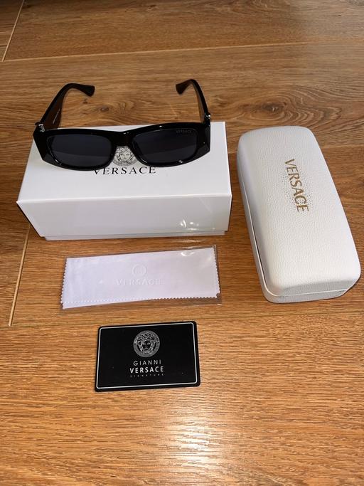  — Versace - Men’s sunglasses