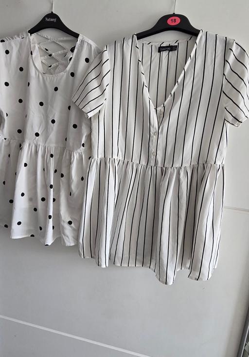  — 2 blouses