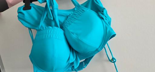  — bikini