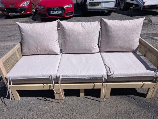  — outside sofa nqp
