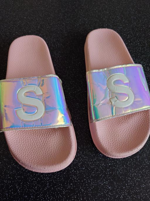  — Girls alphabet S sliders size 1/2