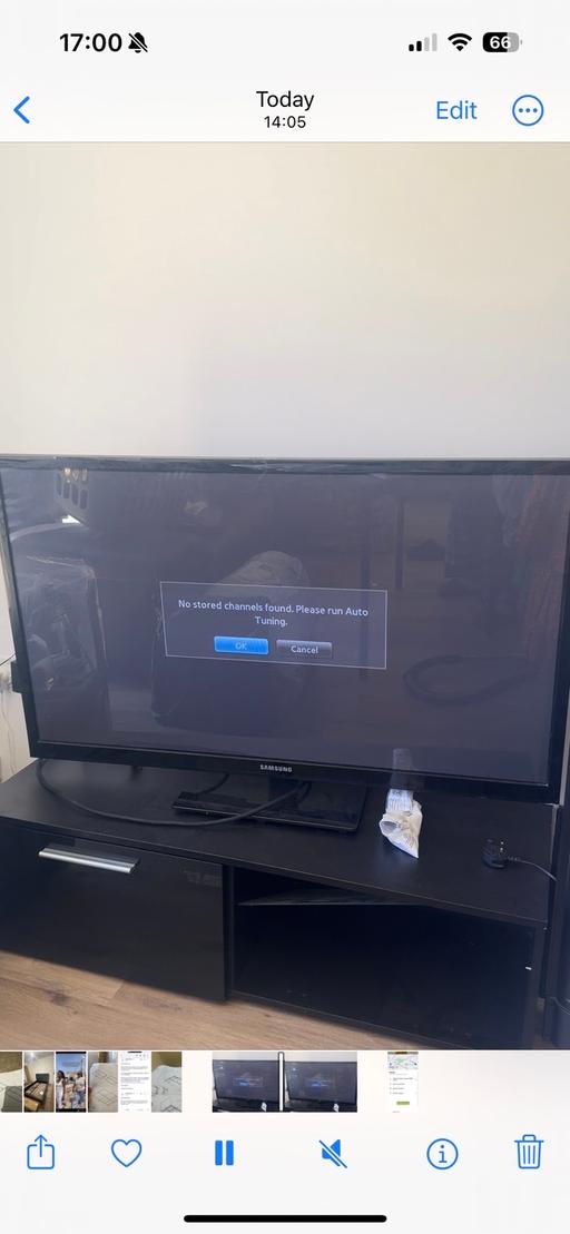  — Tv stand (black)