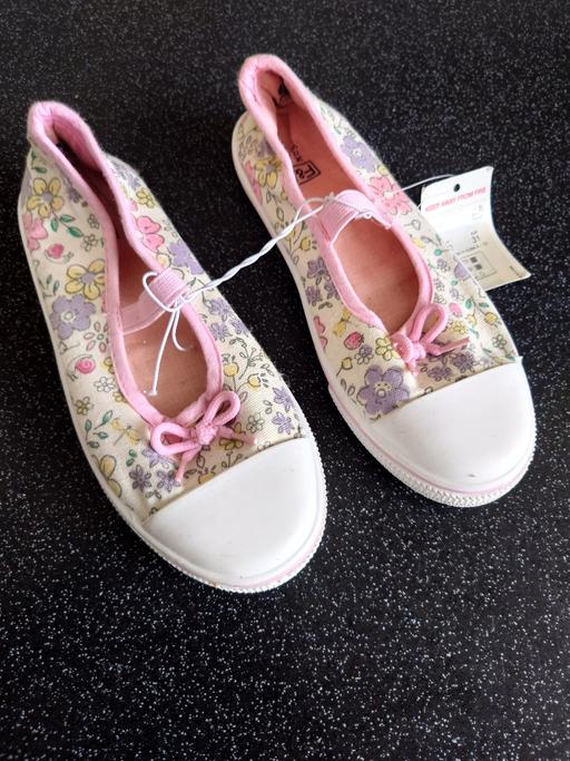  — Girls floral plimsolls size 12