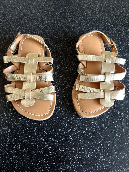  — Girls sliver sandals size 7