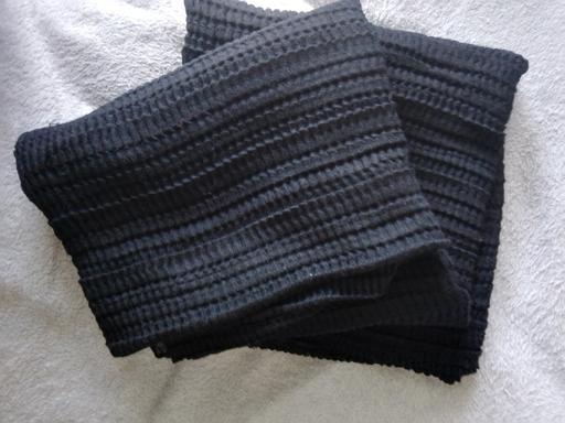  — Scarf one size New