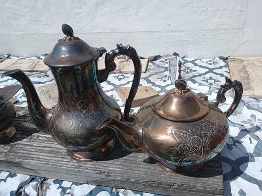  — Vintage teapot set