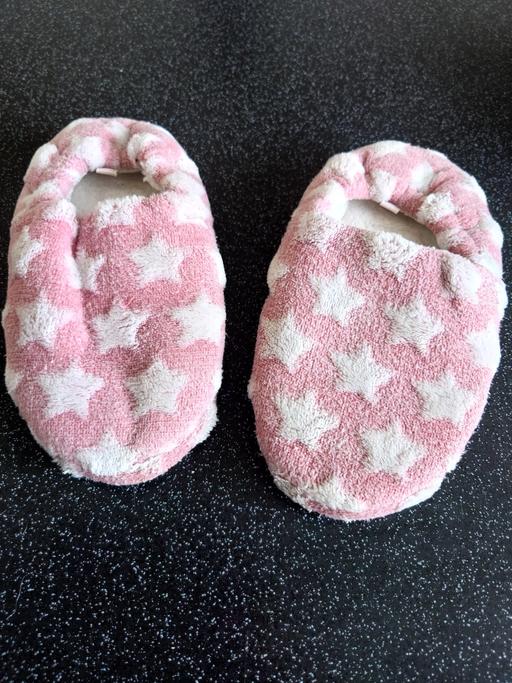  — Girls pink slippers size 12/13