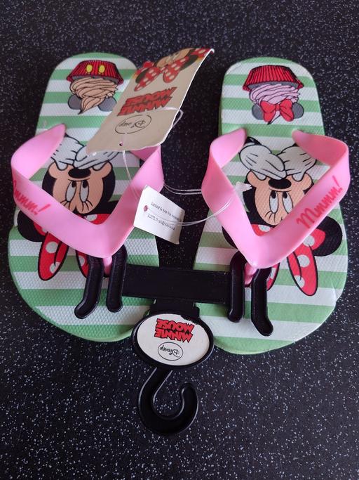  — Girls Minnie mouse flip flops size 6½