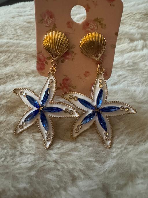  — Seashell earrings