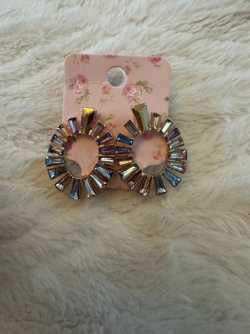  — Sparkly dangly earrings