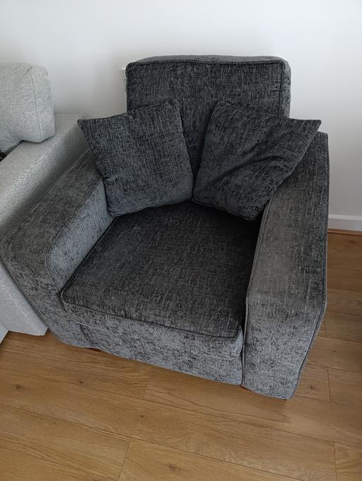  — Armchair with two pillows - dark grey