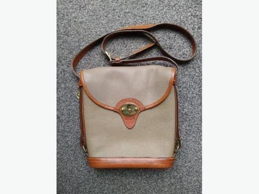  — Dooney & bourke crossbody leather bag