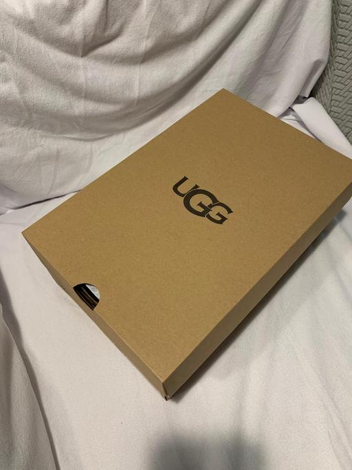  — ✅️Women's Ugg Trainers Size 7