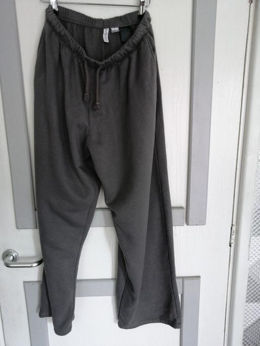  — ladies size *M*