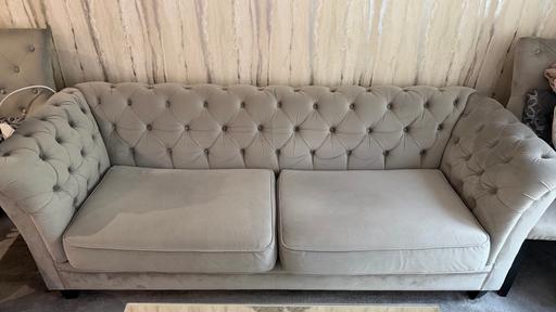  — Luxury Chesterfield Style Sofa