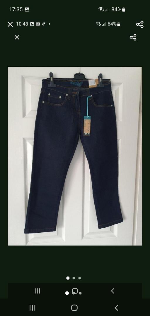  — ladies cropped jeans NEW