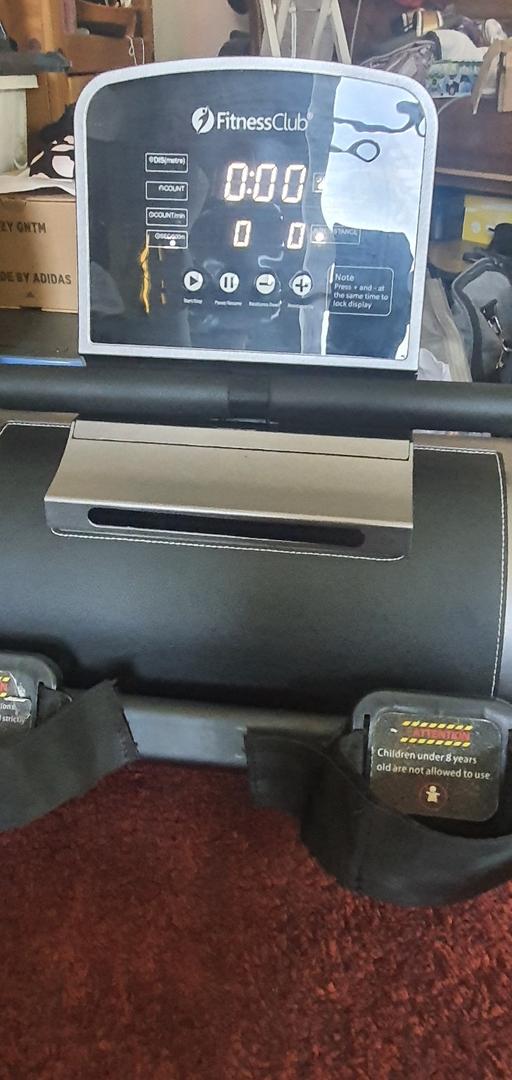  — Fitnessclub Deluxe Rowing Machine