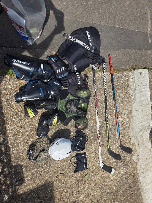  — mens large full hockey kit