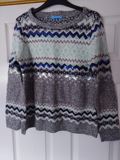  — Women's patterned jumper size 12