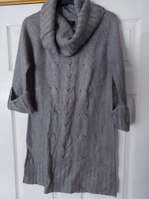  — Women's grey turtleneck jumper size 14