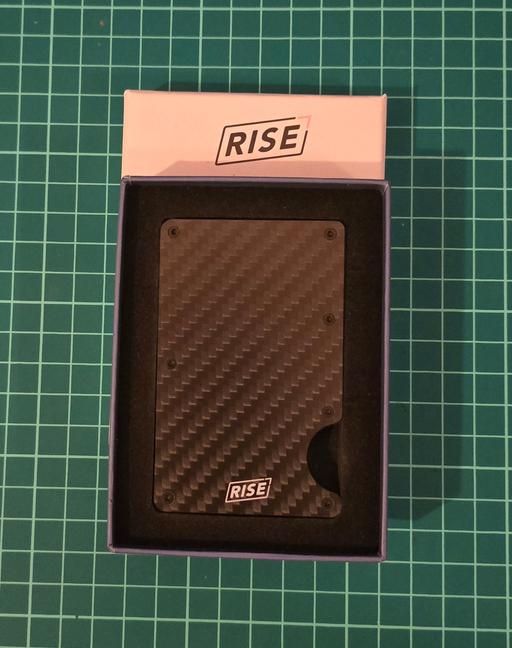  — RISE: Carbon Fibre Wallet