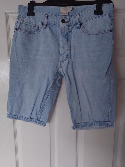  — Mens denim shorts size 32W