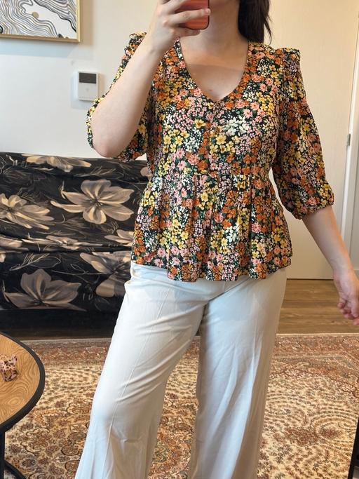  — Floral peplum blouse from new look size Uk 14