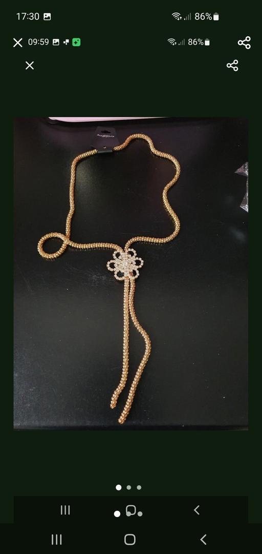  — gold diamante fashion necklace