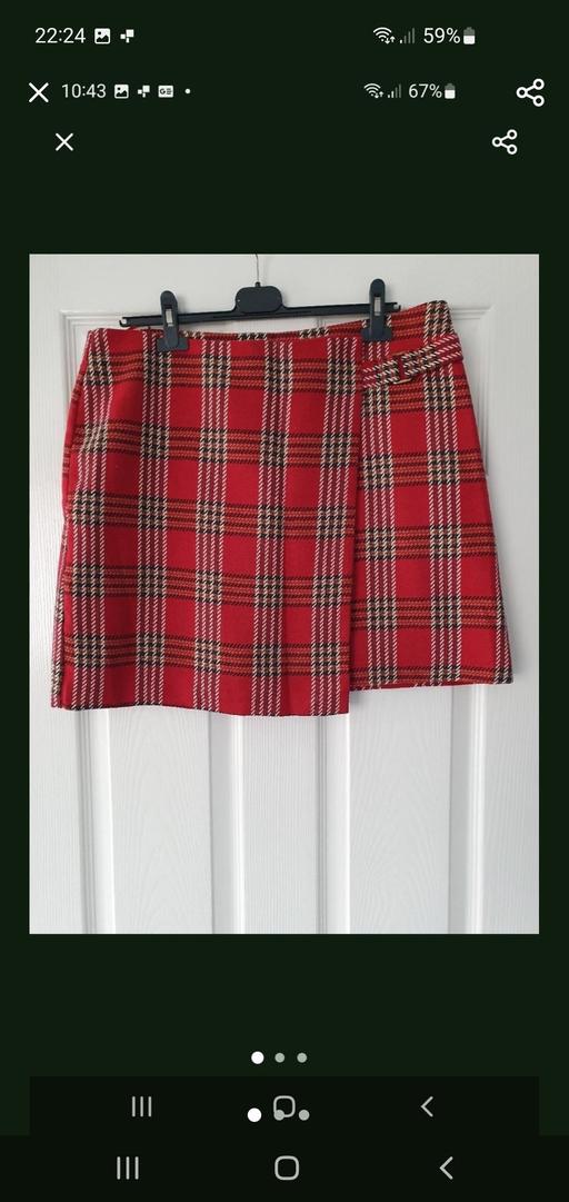  — ladies tartan skirt