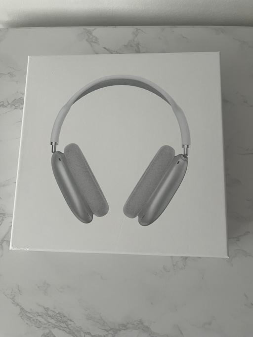  — AirPod Maxes