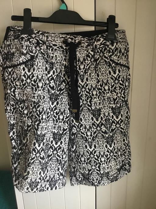  — Ladies long shorts 12