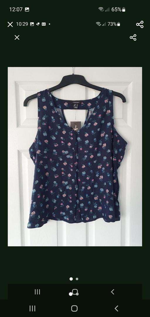  — ladies floral top NEW
