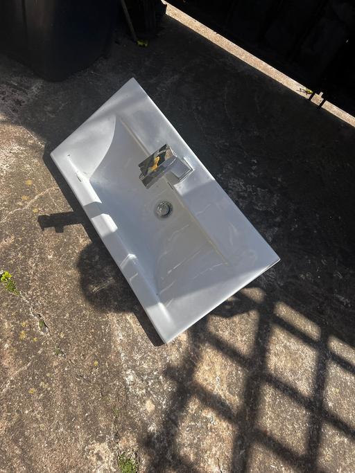 — Ceramic white bathroom sink