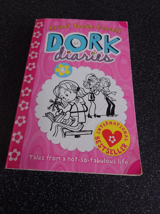 — Dork diaries BOOK