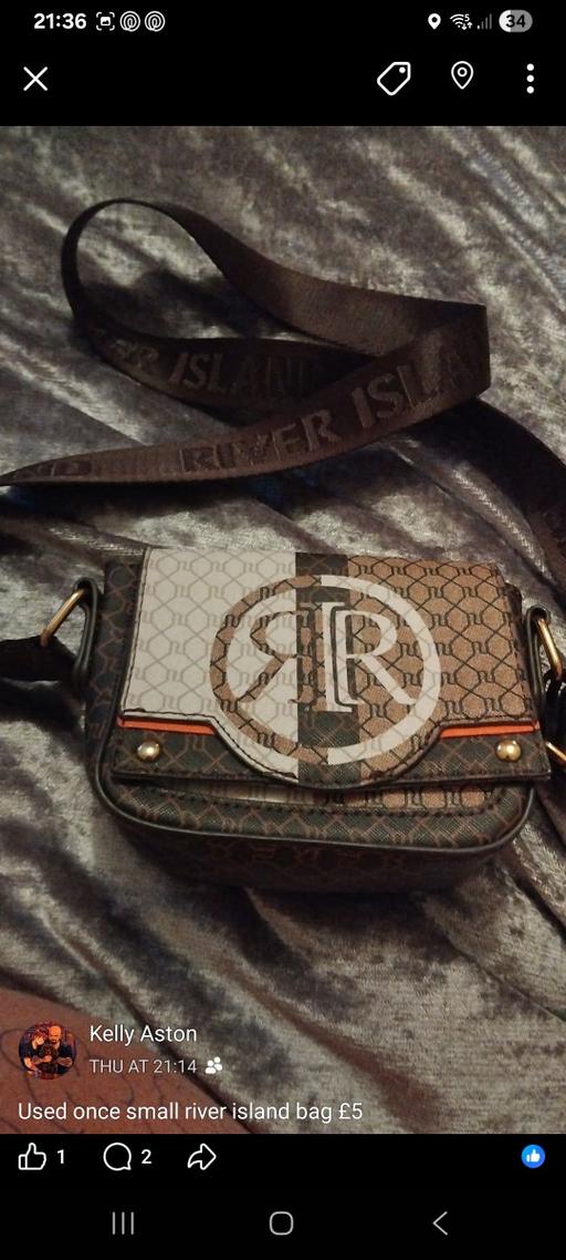  — Girls river island bag