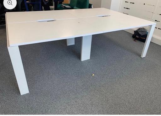  — Second hand pod desk