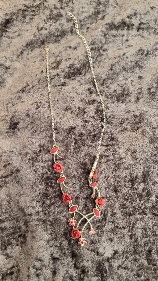  — ladies necklace