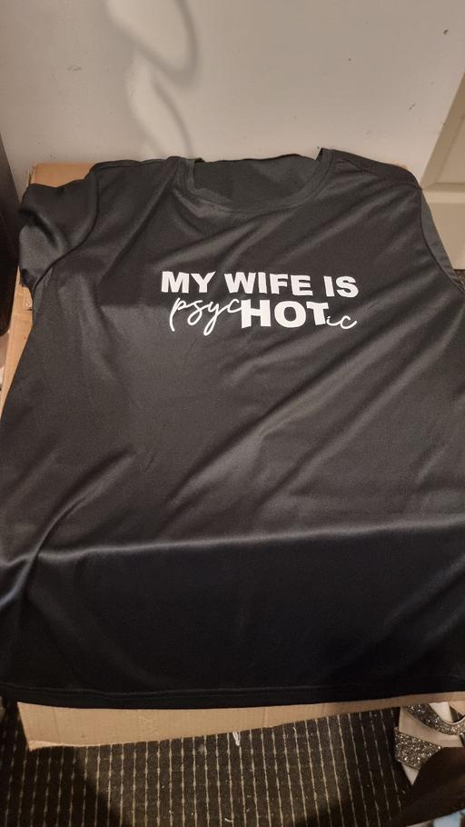  — mens top