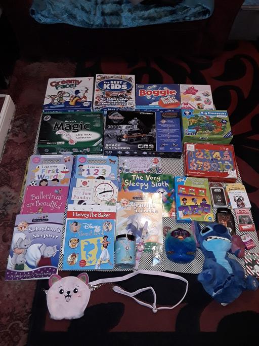  — A selection of 31 childrens games/jigsaws etc