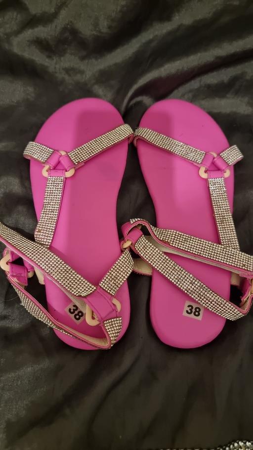  — ladies sandal
