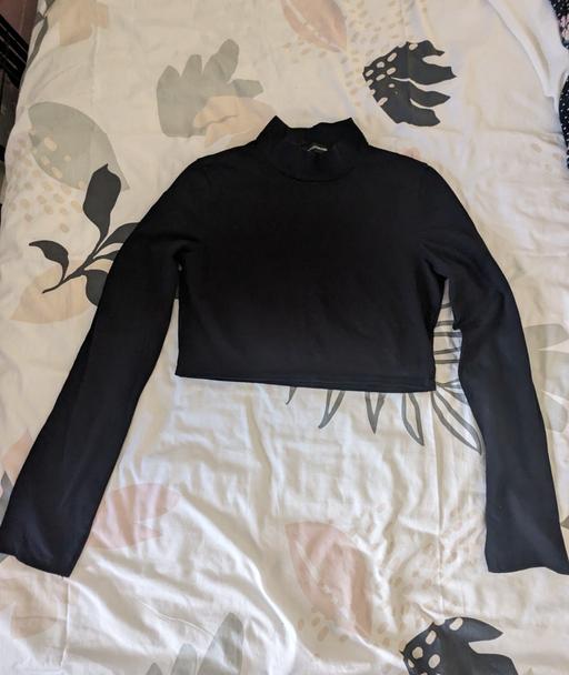  — long sleeved top