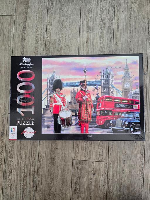  — LONDON 1000 piece jigsaw puzzle - completed