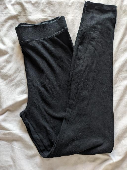  — black leggings