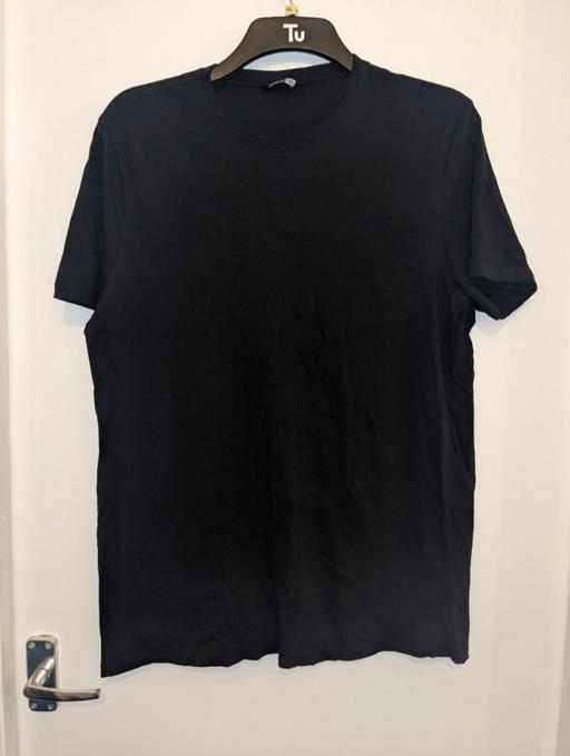  — black t-shirt