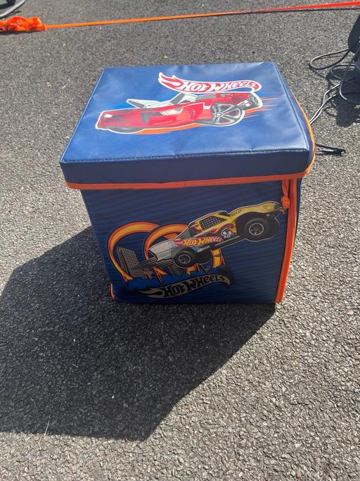  — Hot Wheels Box/playmat