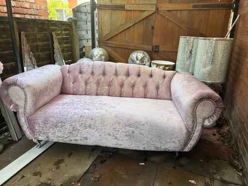  — Pink crushed velvet lounger